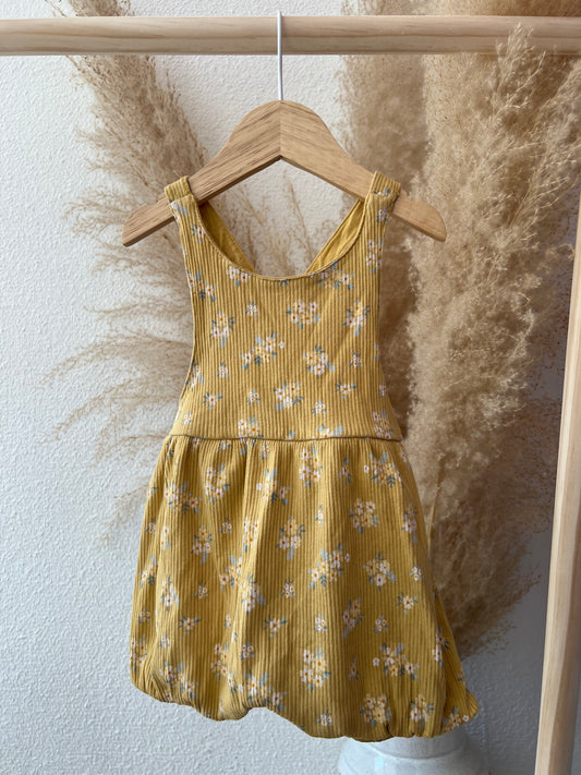 Geel jurkje