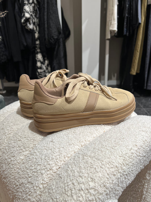 Sneakers beige