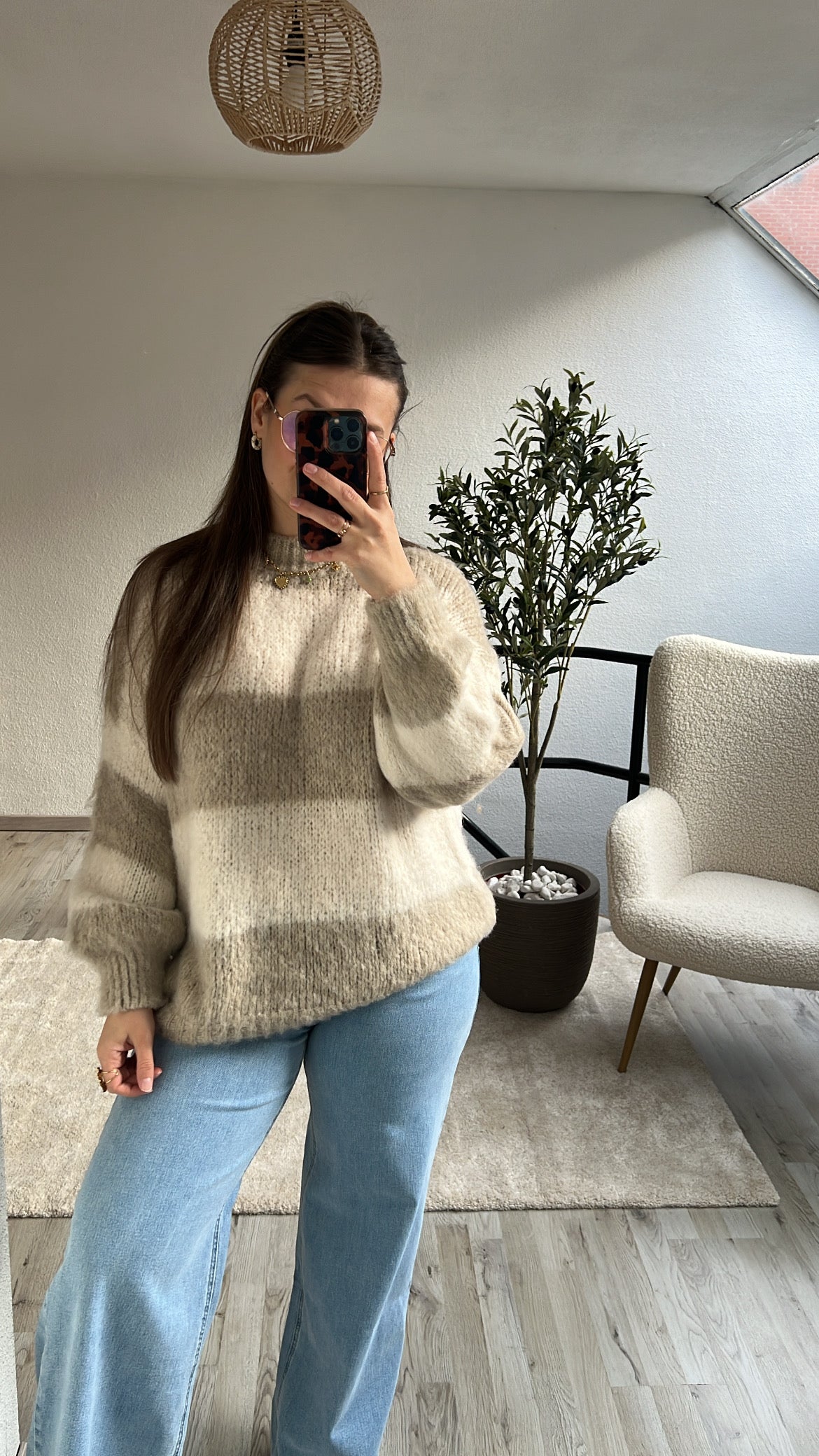 FLUFFY KNIT BEIGE/WIT