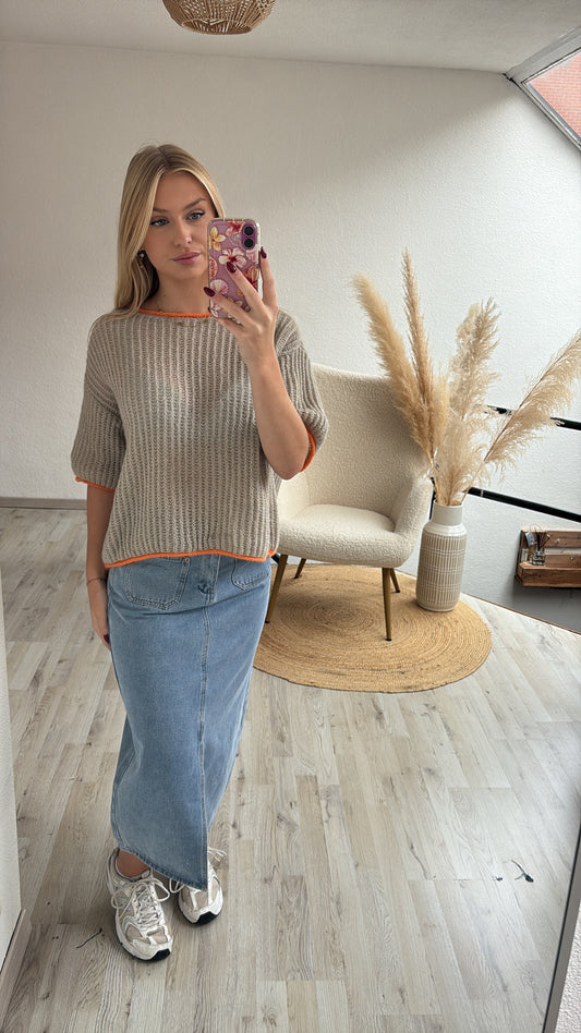 Beige knit trui