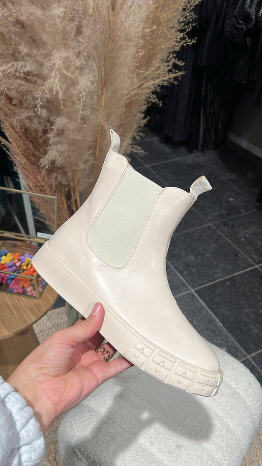 Beige boots