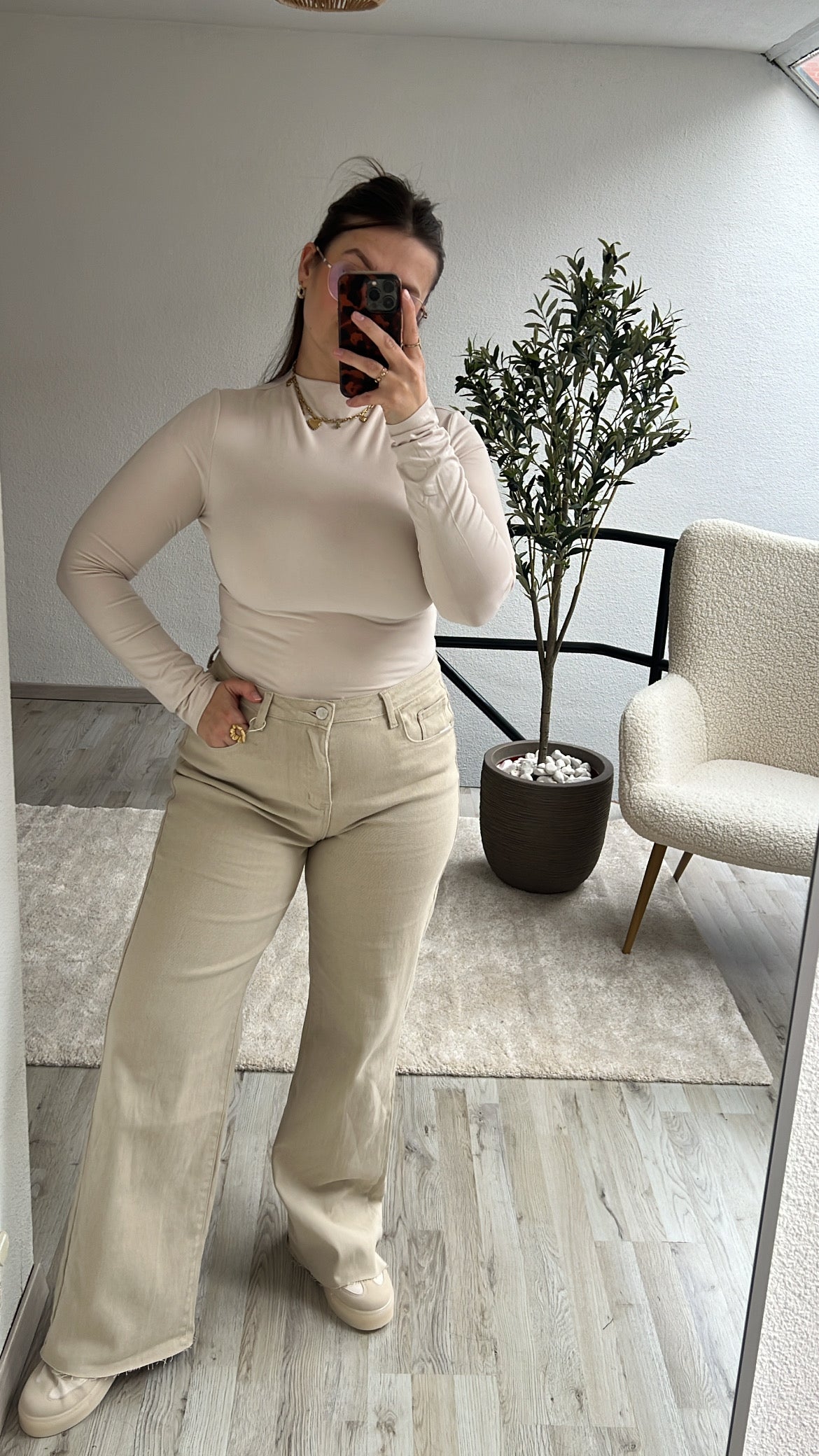 BEIGE LONGSLEEVE