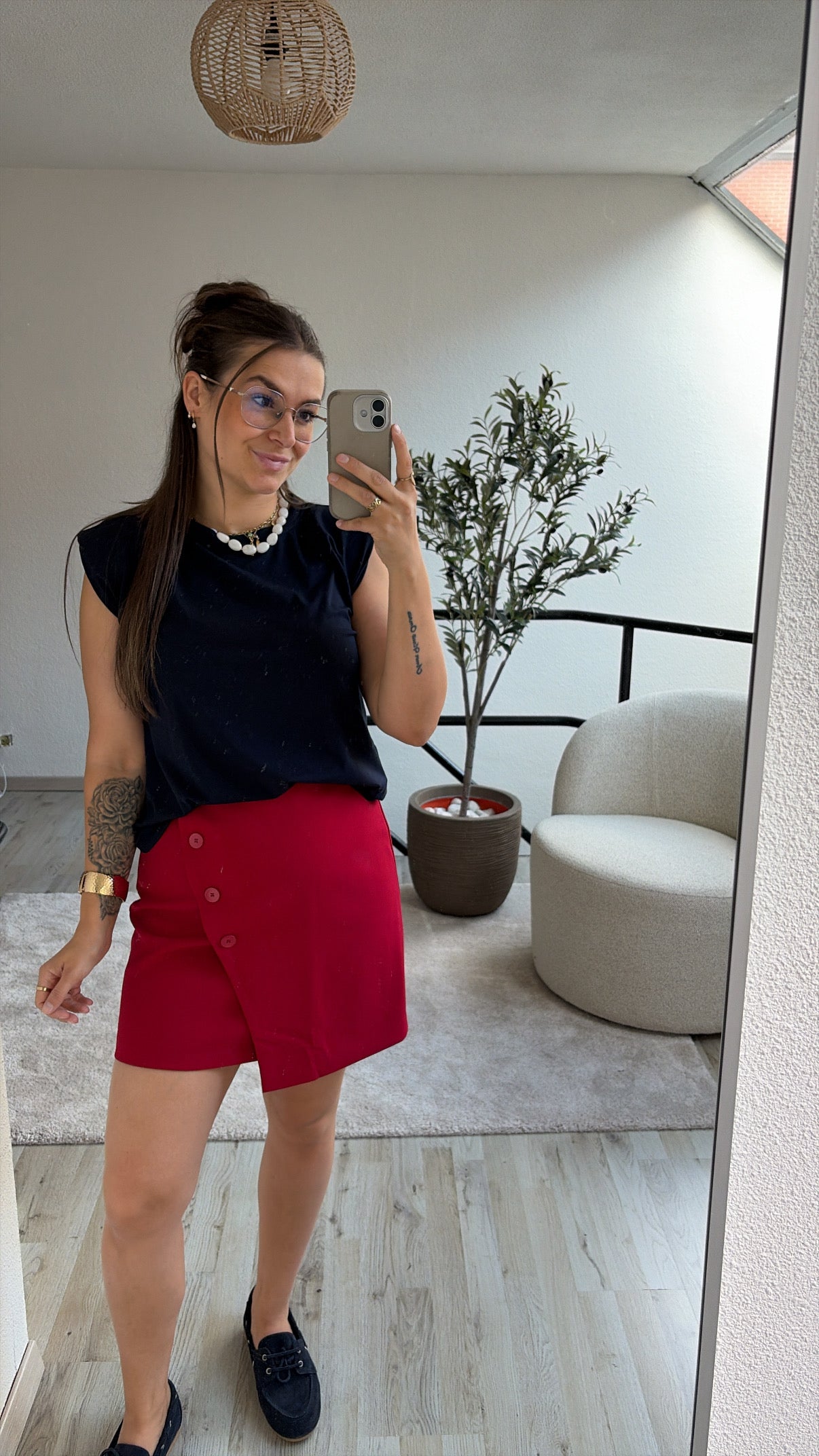 RODE SKORT/ROK