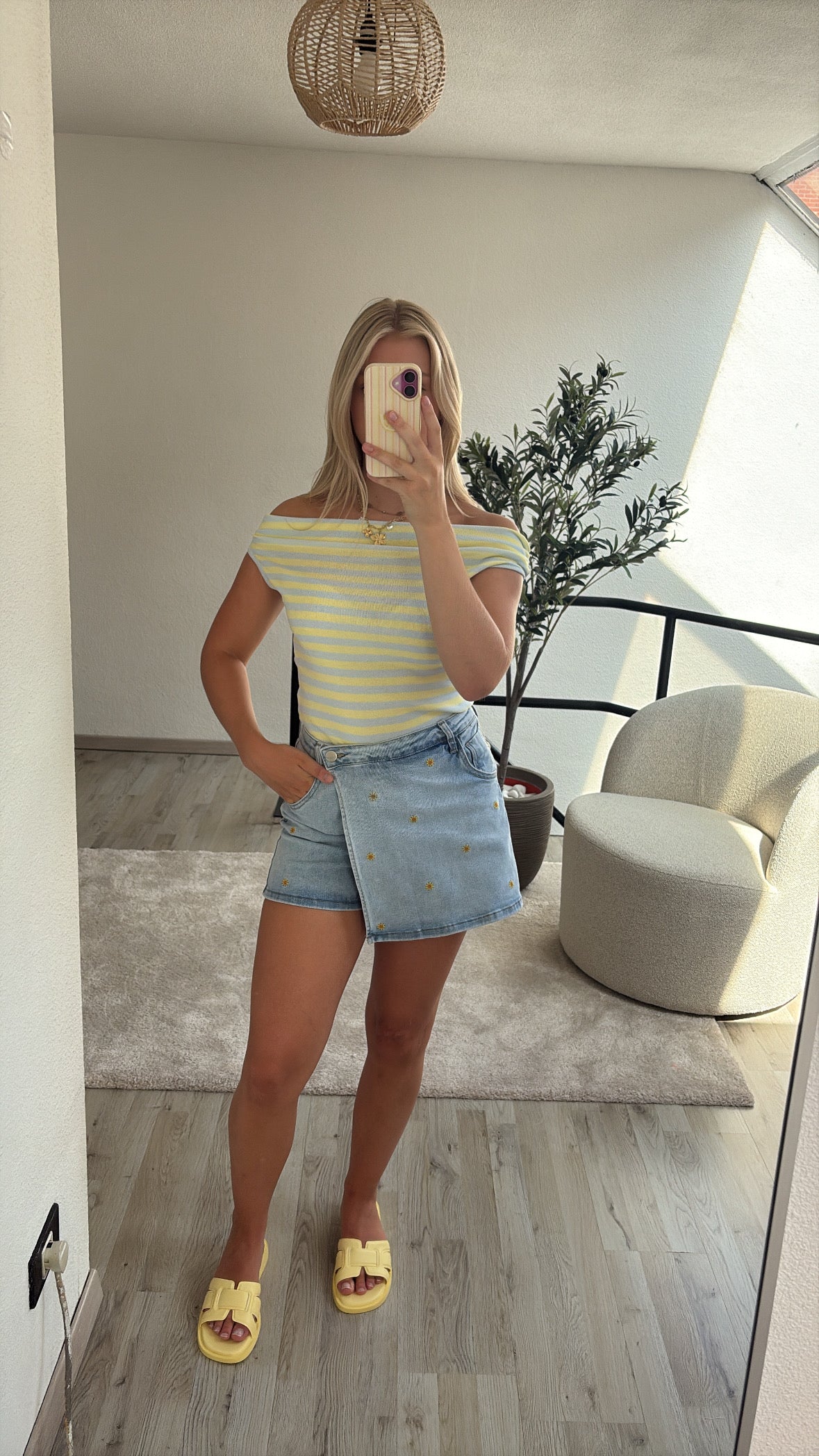 SKORT MADELIEFJES