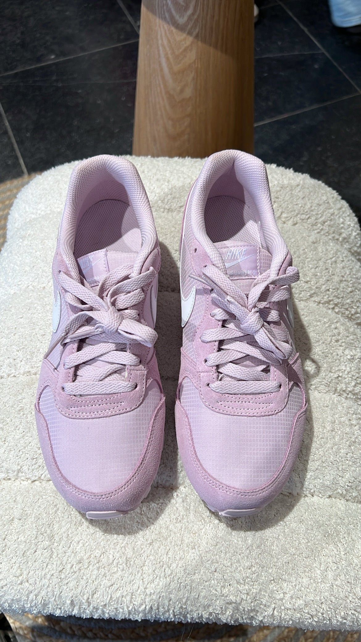 LILA NIKE SNEAKERS