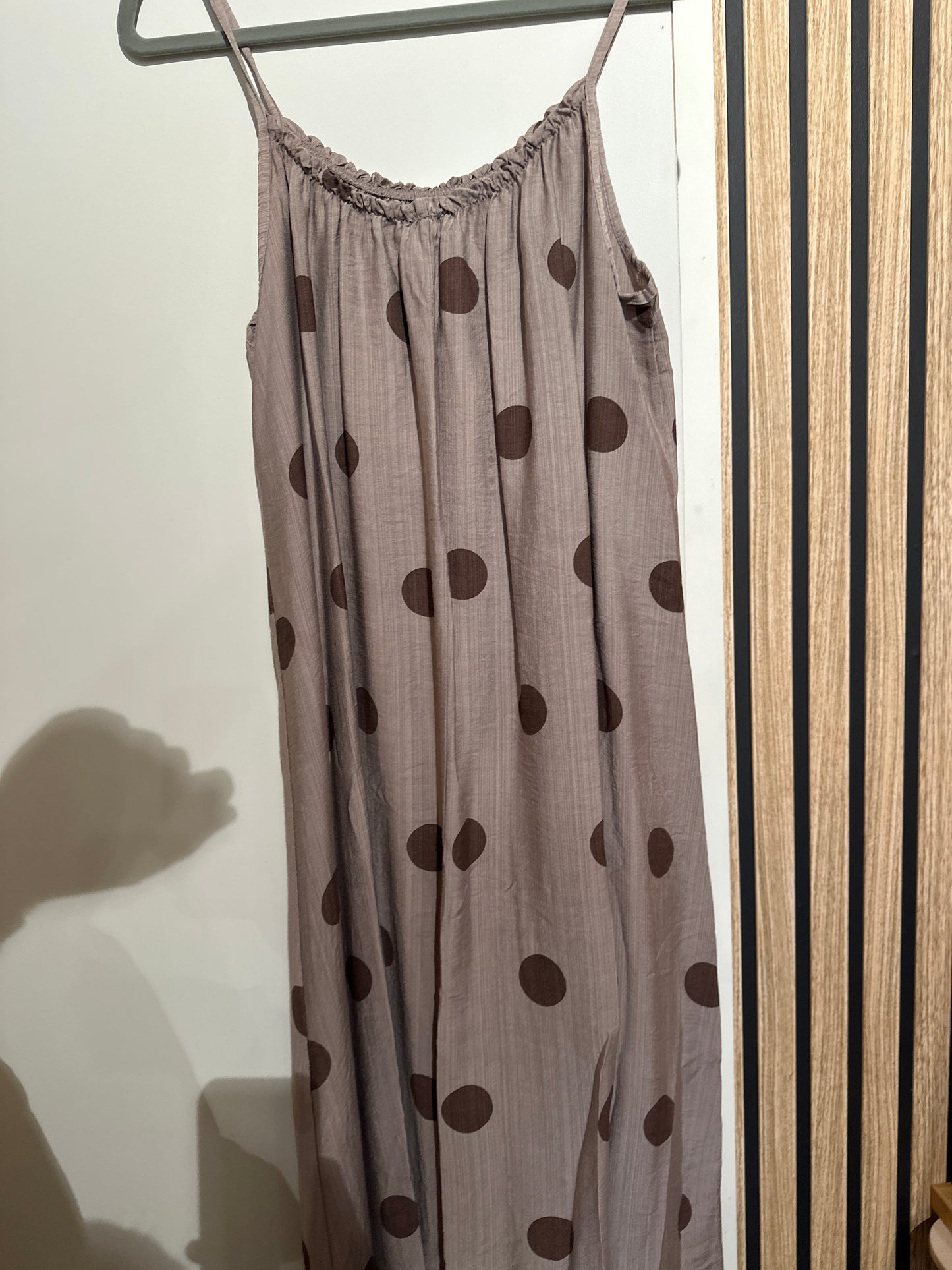 POLKADOT JURK TAUPE