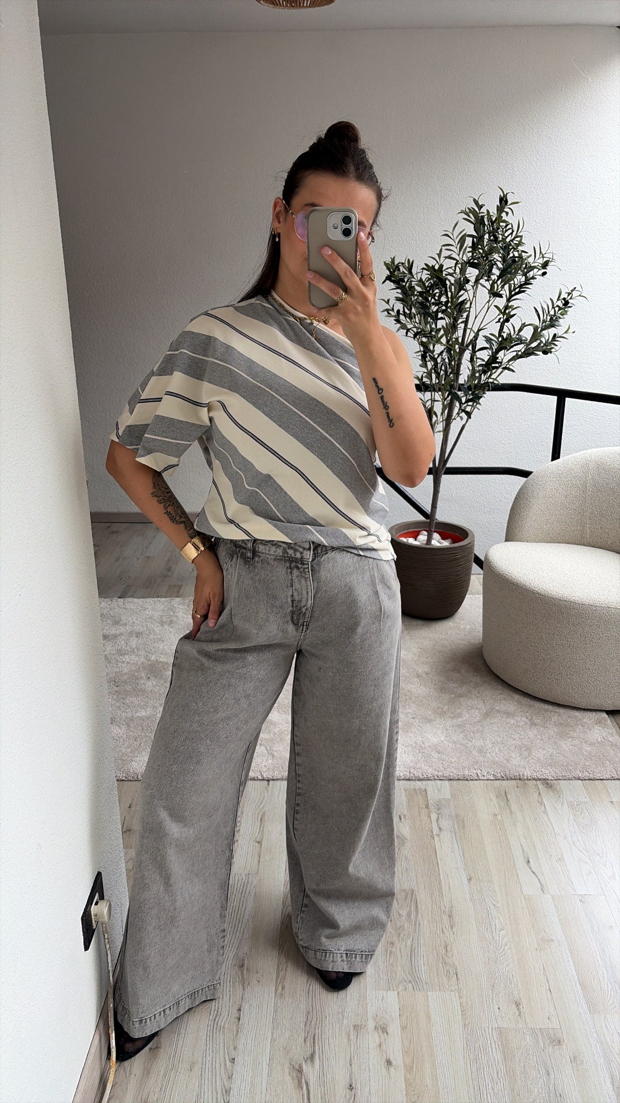 GRIJZE JEANS