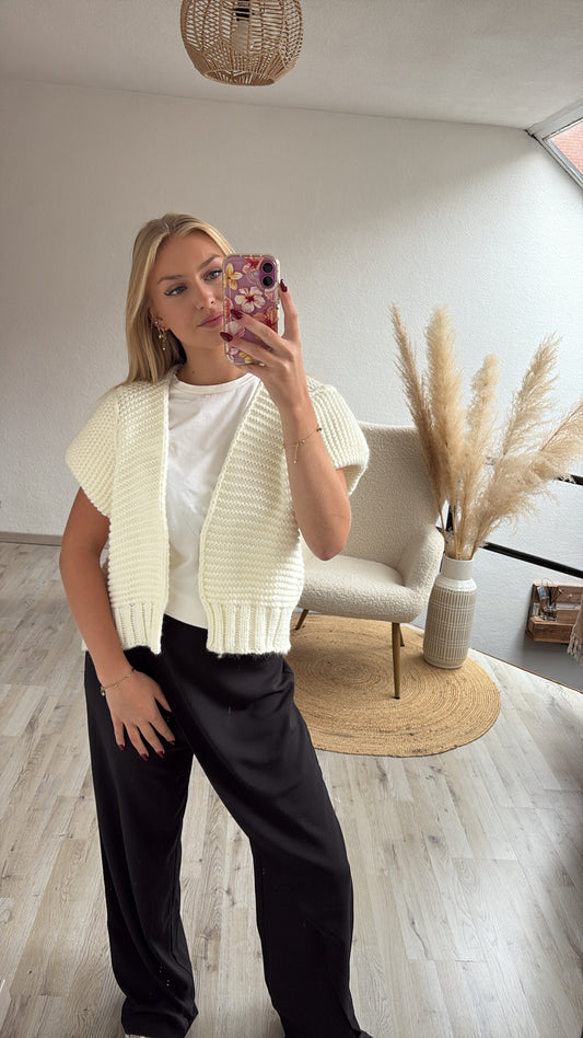 Knitted giletje