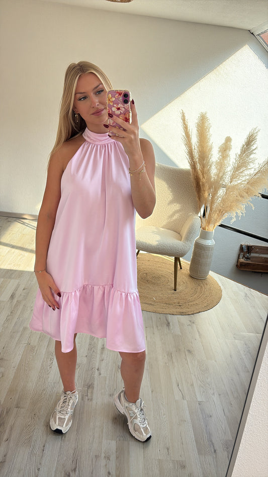 Roze satijnen jurk