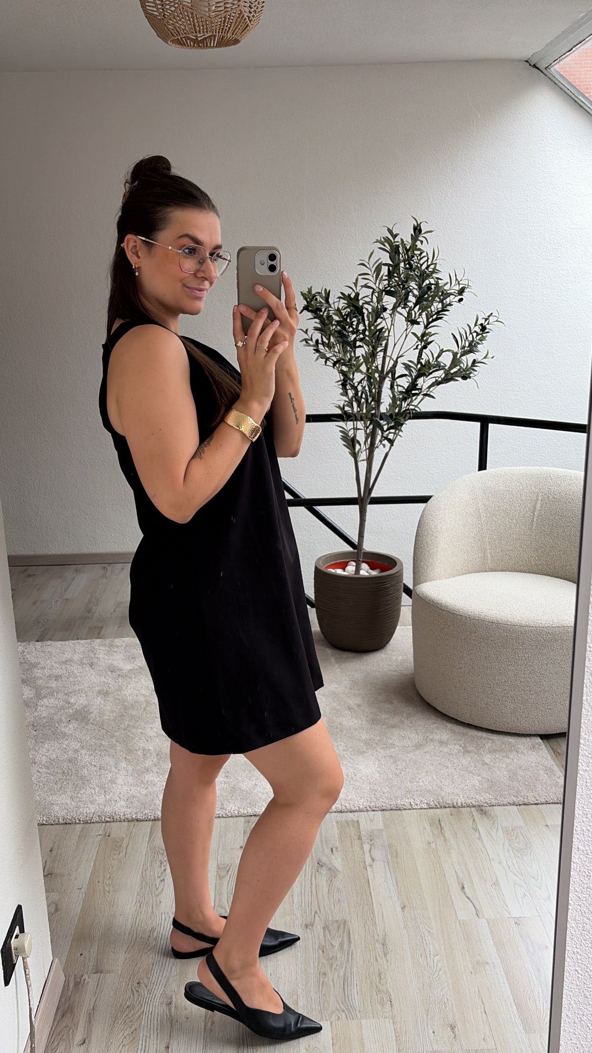 LITTLE BLACK DRESS