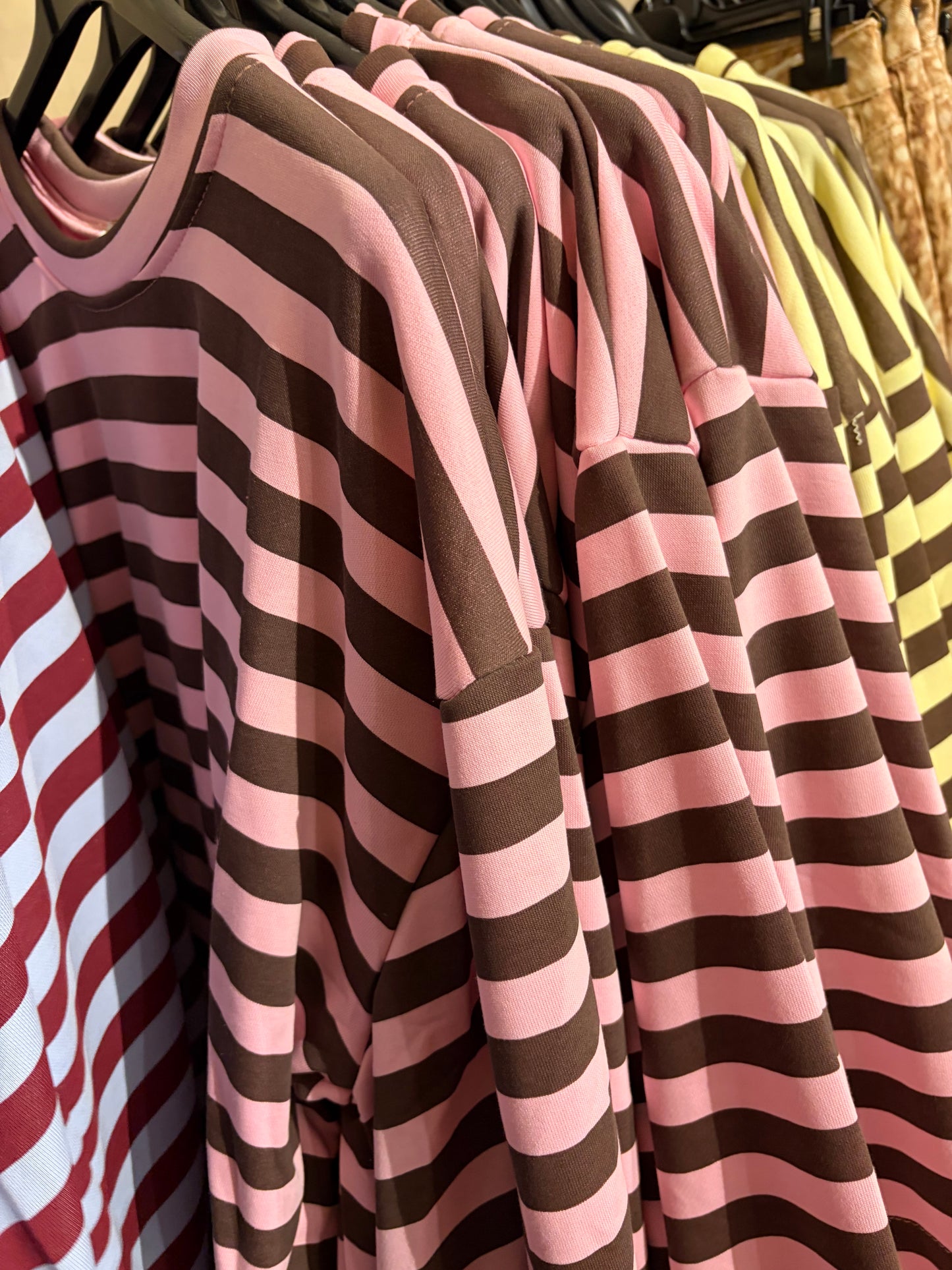 STRIPED SWEATER ROZE-BRUIN