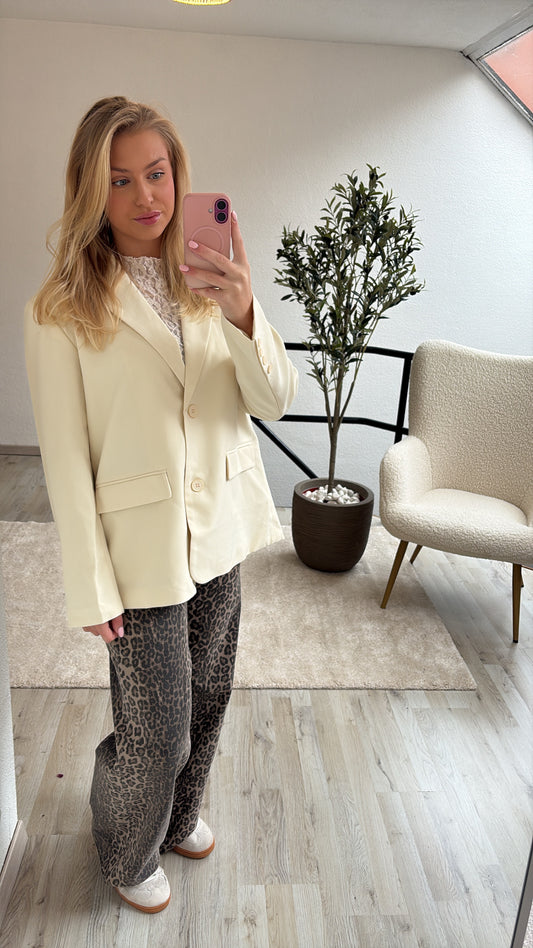 BLAZER BUTTER OPEN RUG