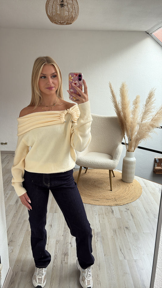 Off shoulder knit