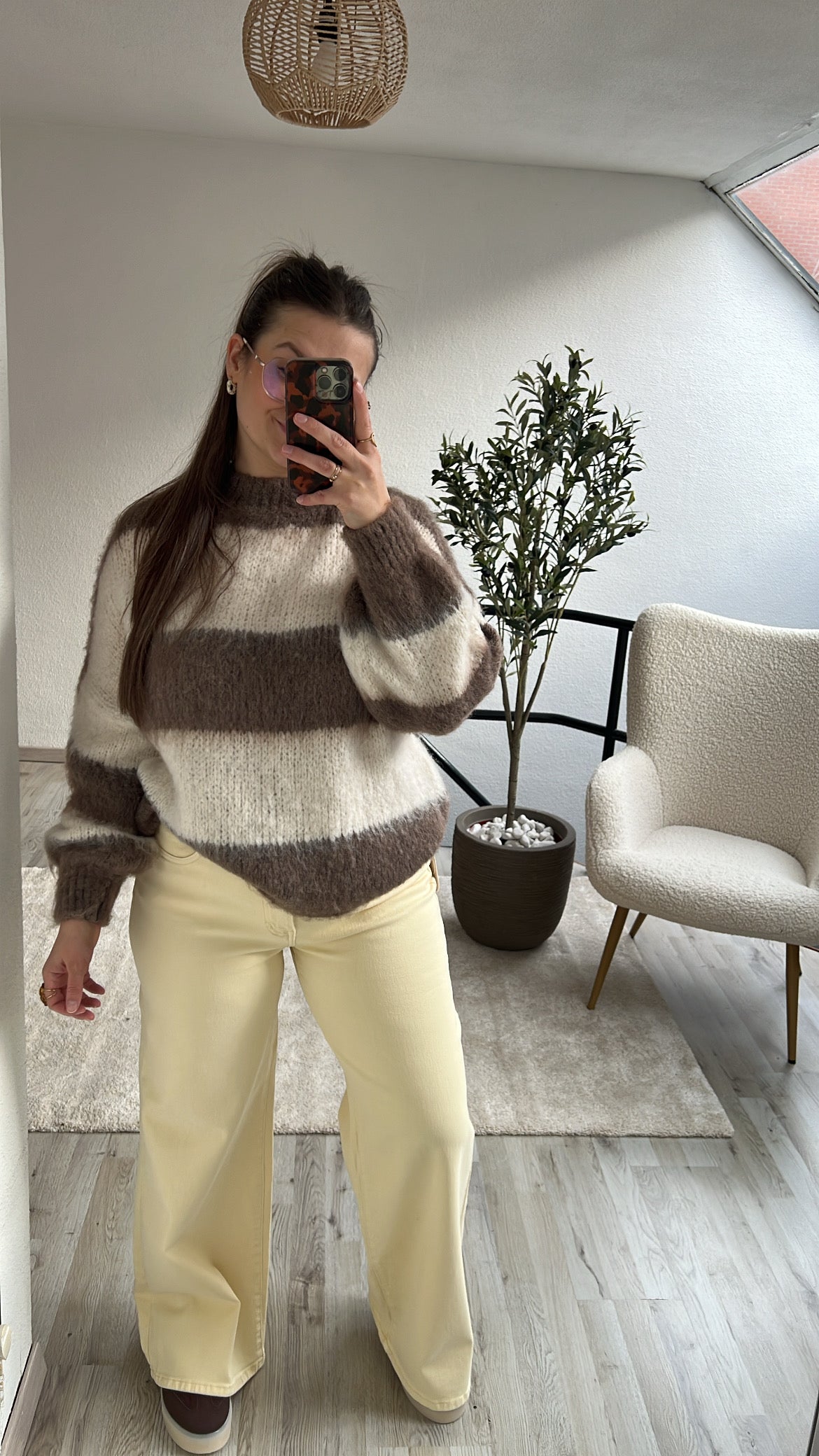 FLUFFY KNIT BRUIN/CREME