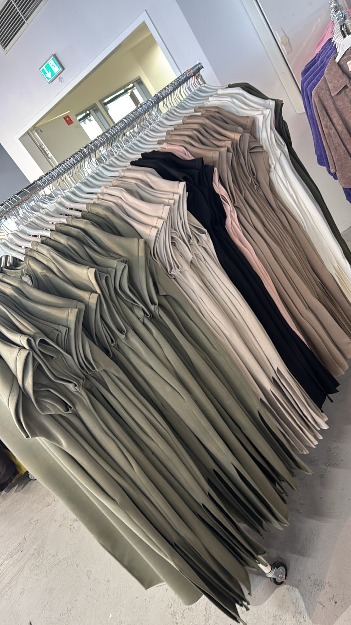 T-SHIRTJURK TAUPE