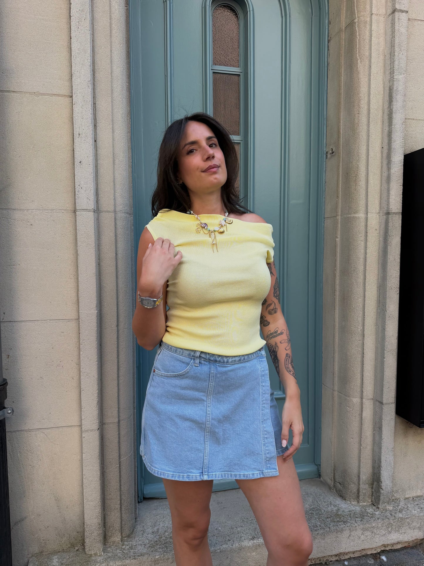 ONE SHOULDER TOP GEEL