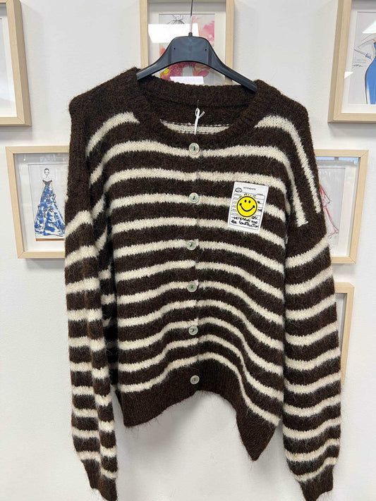 Knitted cardigan smiley