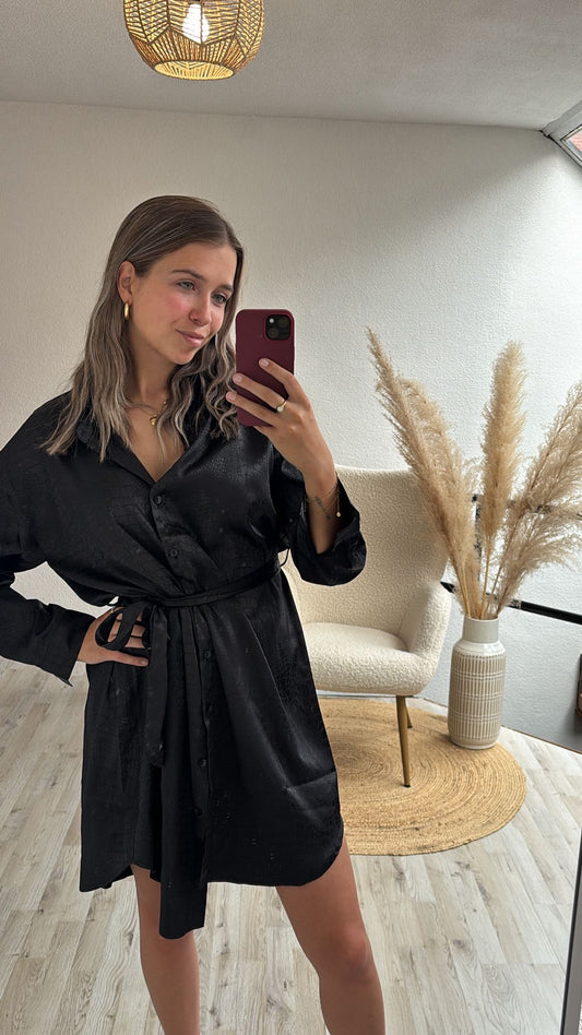 Satijnen jurk zwart