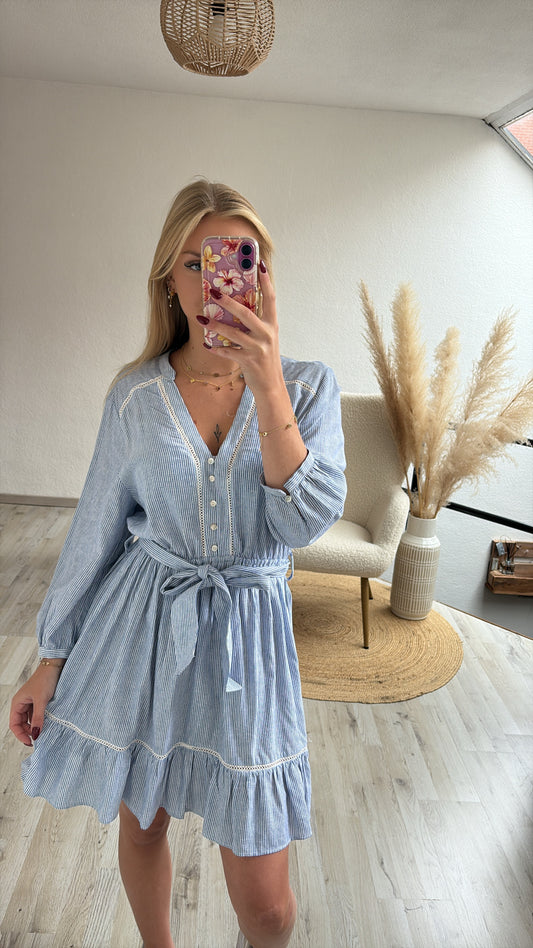 Blauwe jurk gestreept