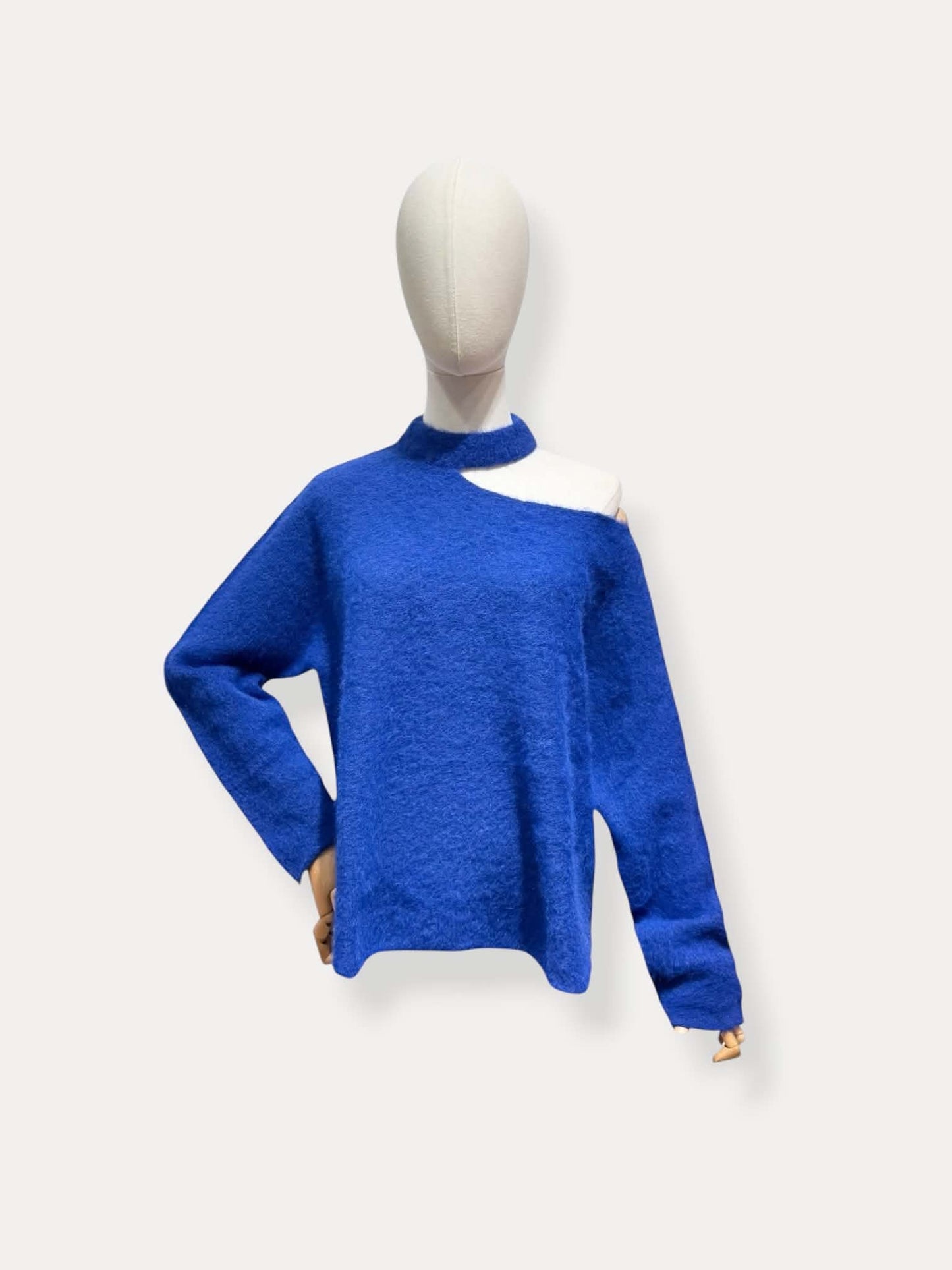 OPEN SHOULDER KNIT BLAUW