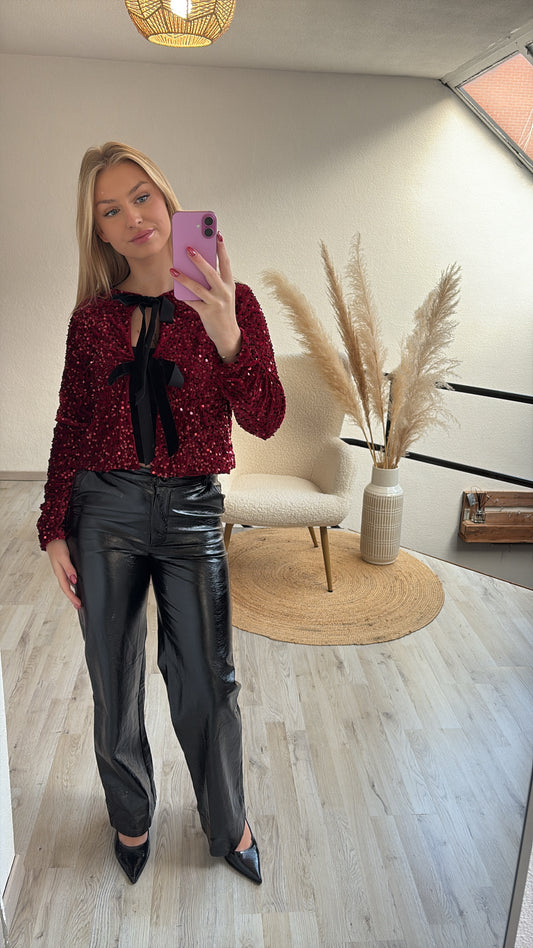 Burgundy blouse strikjes