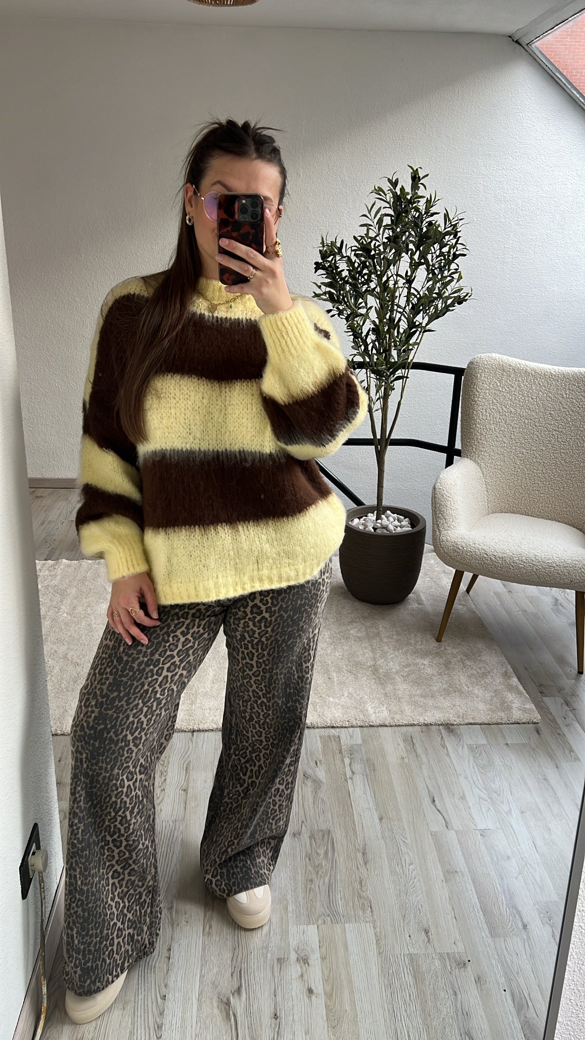 FLUFFY KNIT GEEL/BRUIN