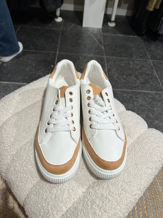 Sneakers beige