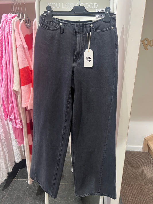 WIDE LOW WAIST JEANS
