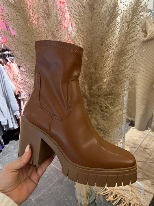 Boots camel